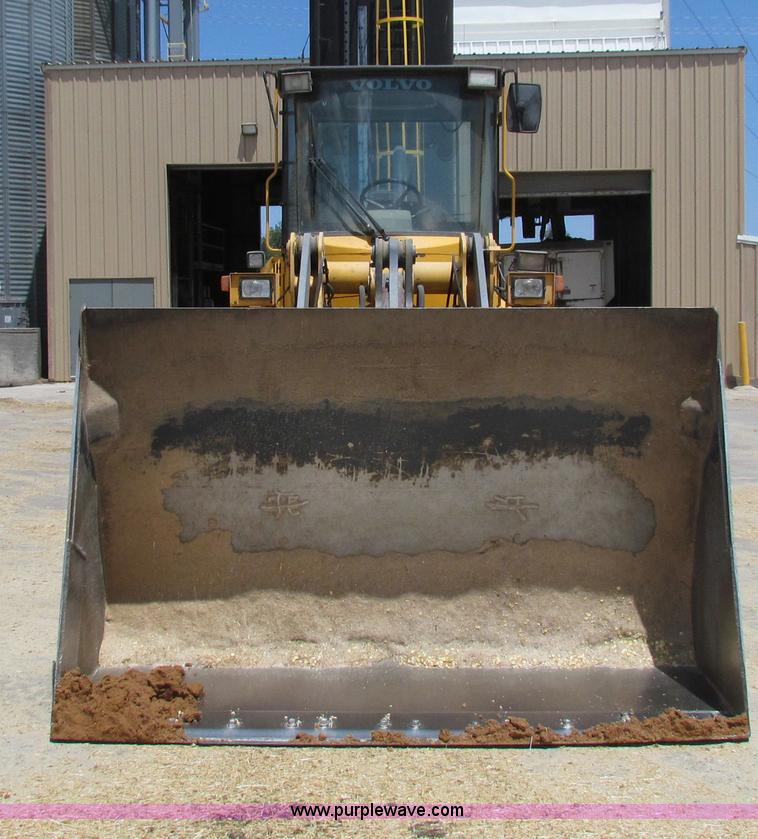 image for item B7341 1999 Volvo L70C wheel loader