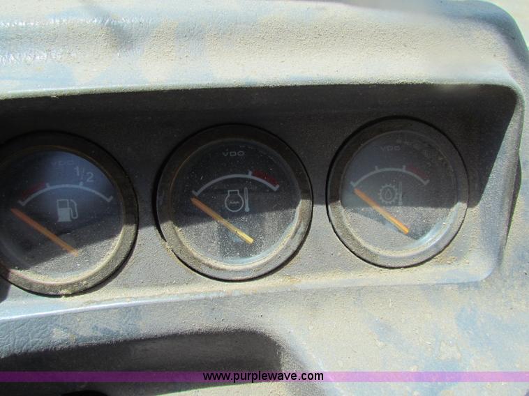 image for item B7341 1999 Volvo L70C wheel loader