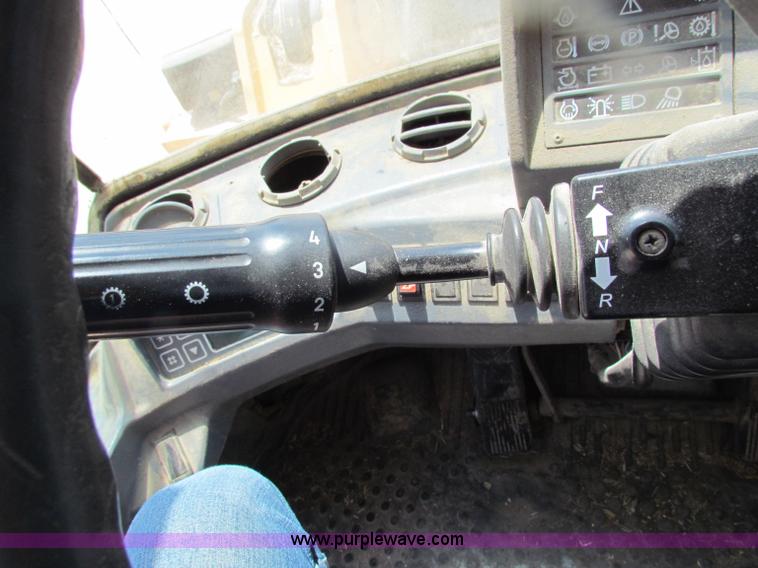 image for item B7341 1999 Volvo L70C wheel loader