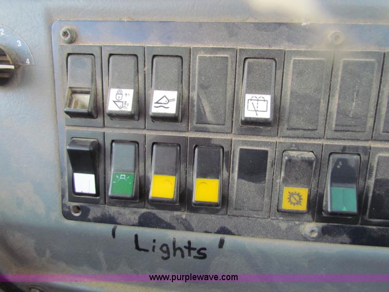 image for item B7341 1999 Volvo L70C wheel loader