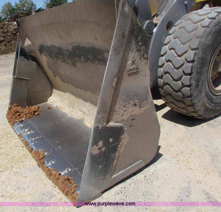 image for item B7341 1999 Volvo L70C wheel loader