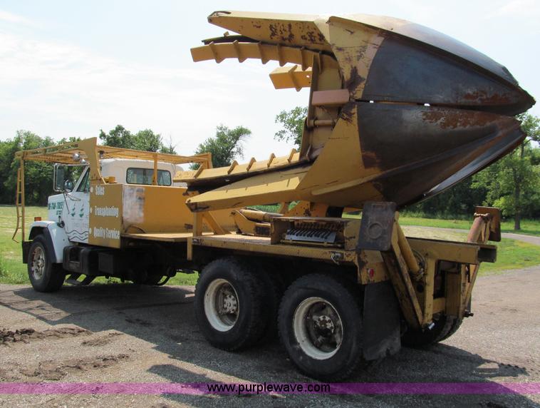 image for item C2147 1987 GMC Brigadier tree spade truck