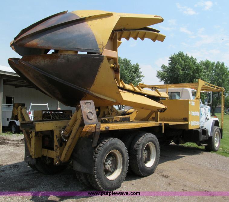 1987 GMC Brigadier tree spade truck in Lee's Summit, MO Item C2147