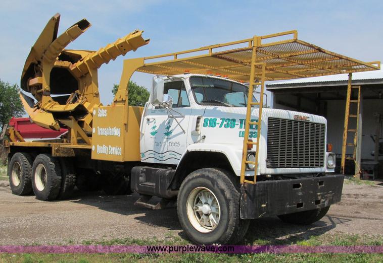 image for item C2147 1987 GMC Brigadier tree spade truck