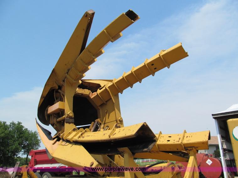 image for item C2147 1987 GMC Brigadier tree spade truck