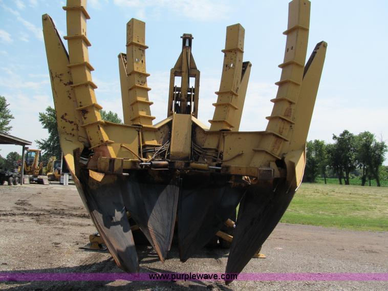 image for item C2147 1987 GMC Brigadier tree spade truck