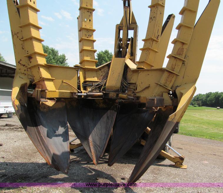 image for item C2147 1987 GMC Brigadier tree spade truck