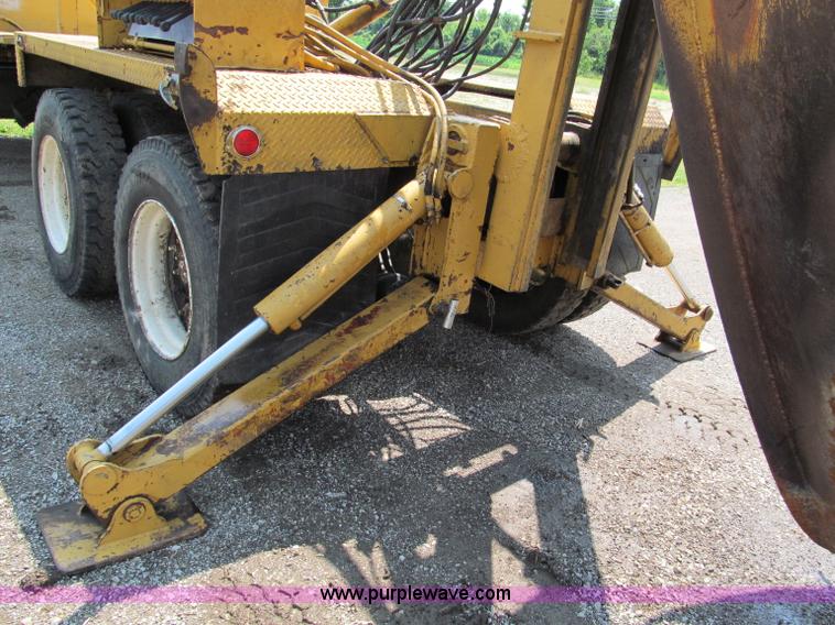 image for item C2147 1987 GMC Brigadier tree spade truck