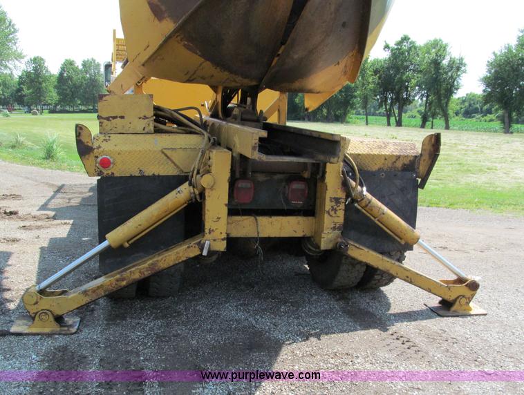 image for item C2147 1987 GMC Brigadier tree spade truck