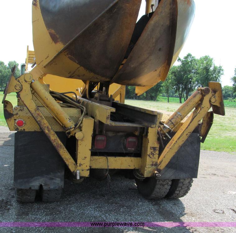 image for item C2147 1987 GMC Brigadier tree spade truck