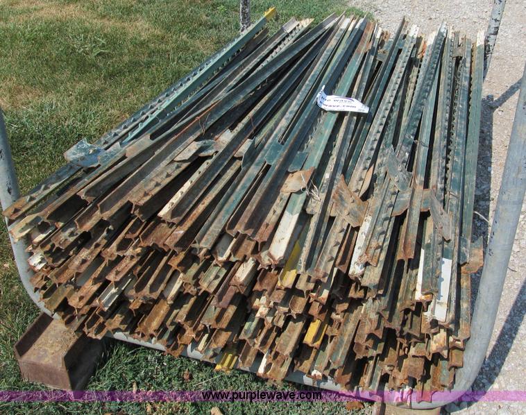 image for item C2385 (200) 5.5' T-posts