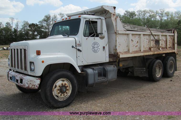 image for item C2402 1989 International F2554 tandem axle dump truck