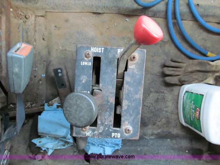 image for item C2402 1989 International F2554 tandem axle dump truck