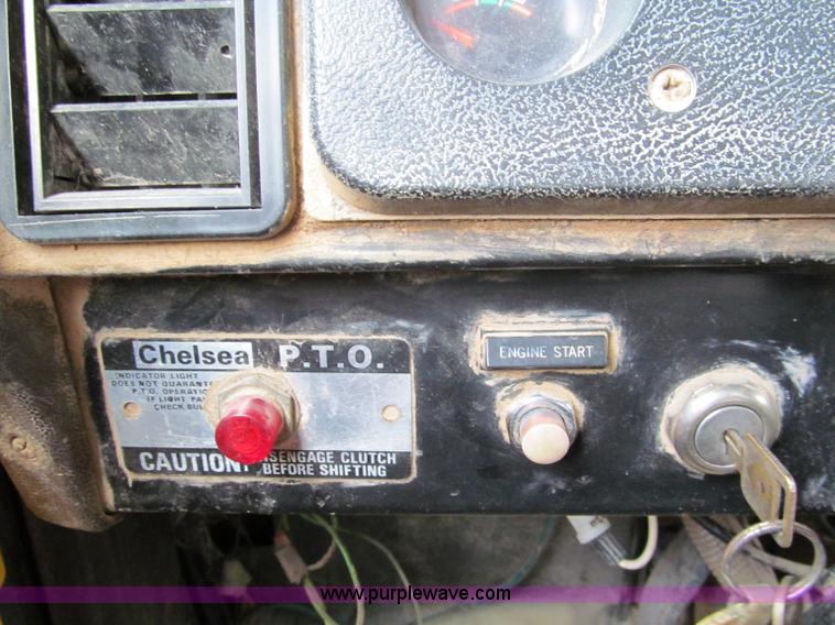 image for item C2402 1989 International F2554 tandem axle dump truck