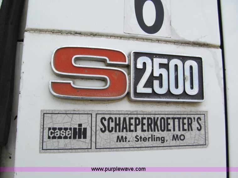 image for item C2402 1989 International F2554 tandem axle dump truck