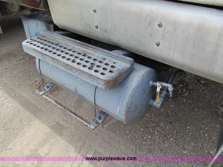image for item C2402 1989 International F2554 tandem axle dump truck