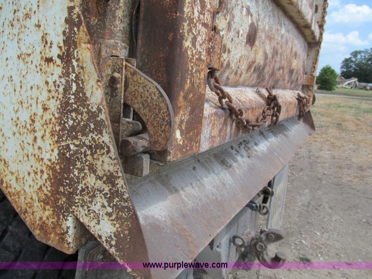 image for item C2402 1989 International F2554 tandem axle dump truck