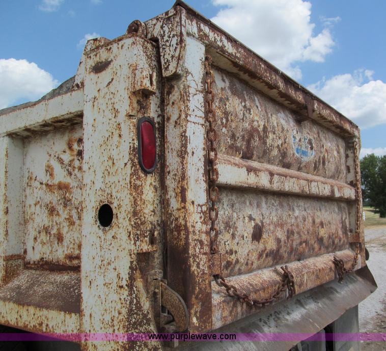 image for item C2402 1989 International F2554 tandem axle dump truck