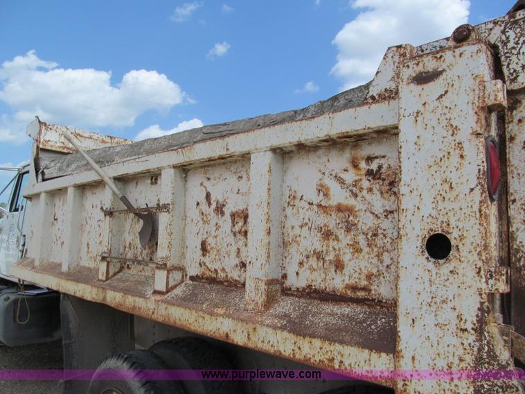 image for item C2402 1989 International F2554 tandem axle dump truck