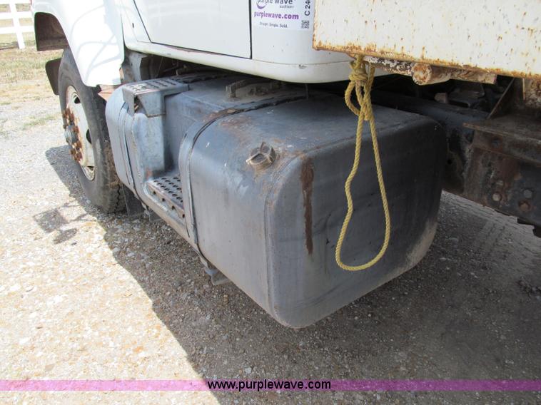 image for item C2402 1989 International F2554 tandem axle dump truck