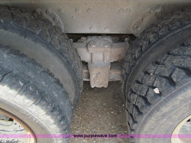 image for item C2402 1989 International F2554 tandem axle dump truck
