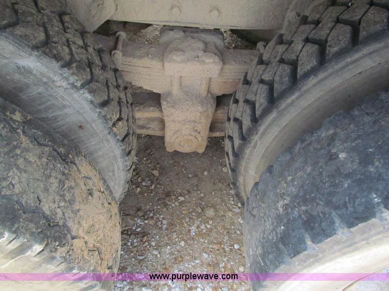 image for item C2402 1989 International F2554 tandem axle dump truck