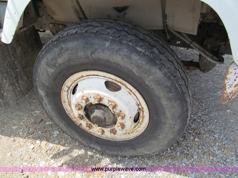 image for item C2402 1989 International F2554 tandem axle dump truck