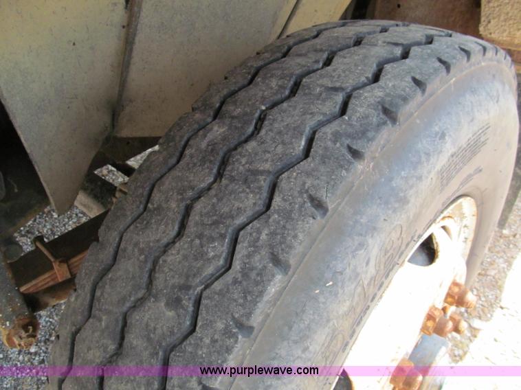 image for item C2402 1989 International F2554 tandem axle dump truck