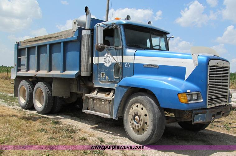 image for item C2405 1989 Freightliner FLD dump truck