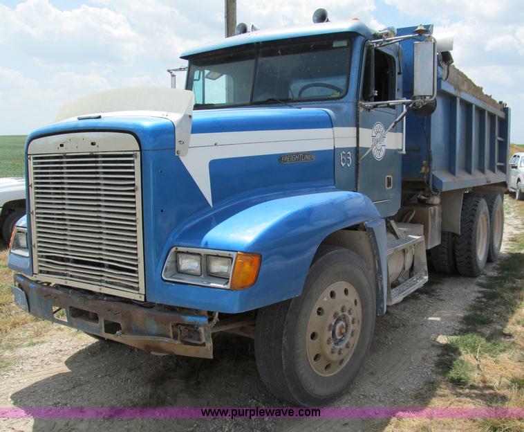 image for item C2405 1989 Freightliner FLD dump truck