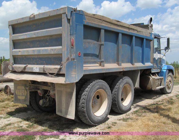 image for item C2405 1989 Freightliner FLD dump truck