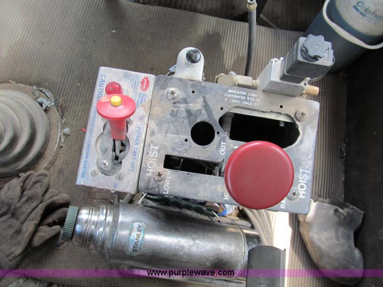 image for item C2405 1989 Freightliner FLD dump truck