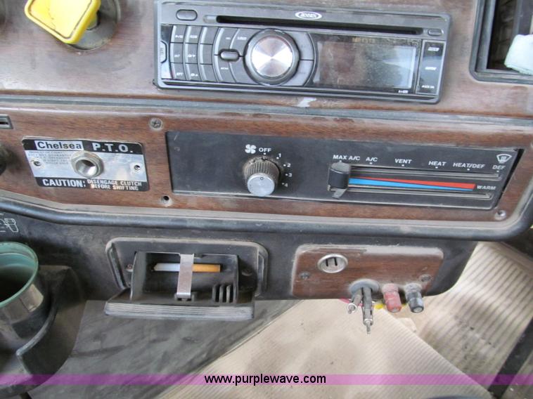 image for item C2405 1989 Freightliner FLD dump truck