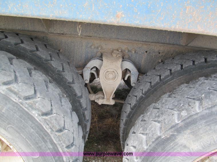 image for item C2405 1989 Freightliner FLD dump truck