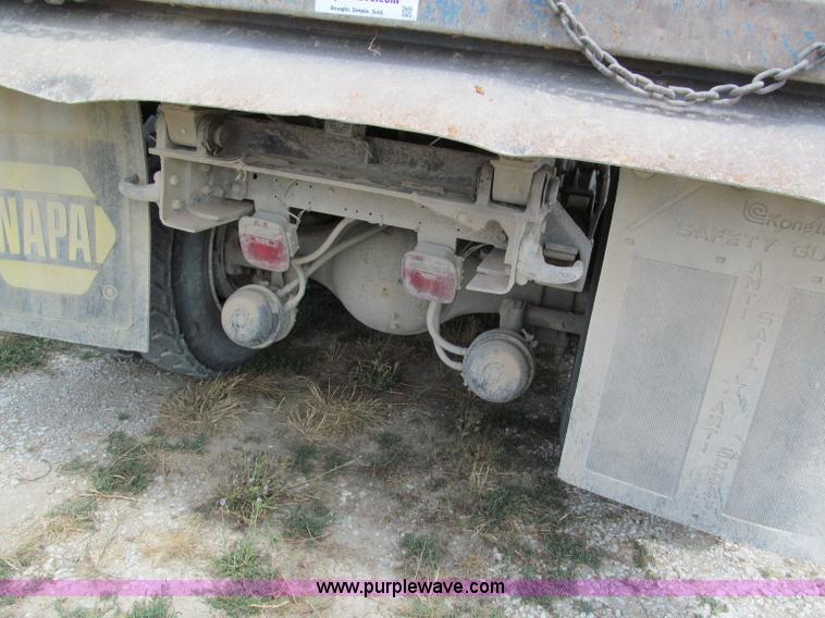 image for item C2405 1989 Freightliner FLD dump truck