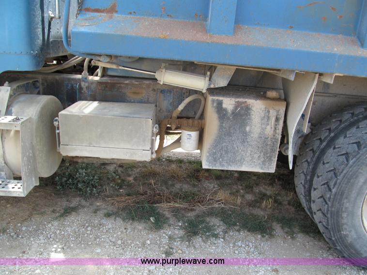 image for item C2405 1989 Freightliner FLD dump truck
