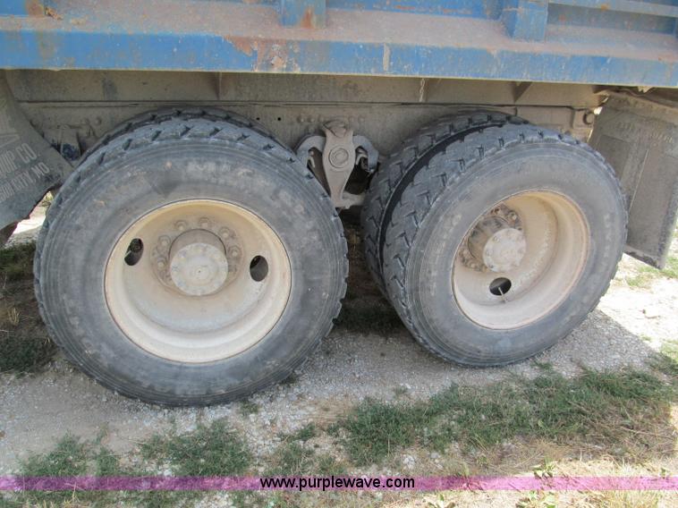 image for item C2405 1989 Freightliner FLD dump truck