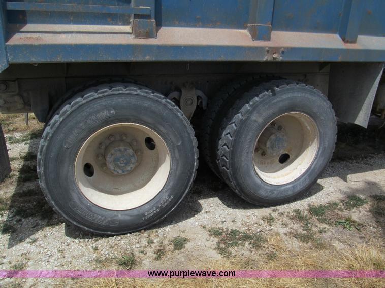 image for item C2405 1989 Freightliner FLD dump truck