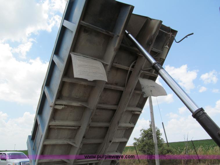 image for item C2405 1989 Freightliner FLD dump truck