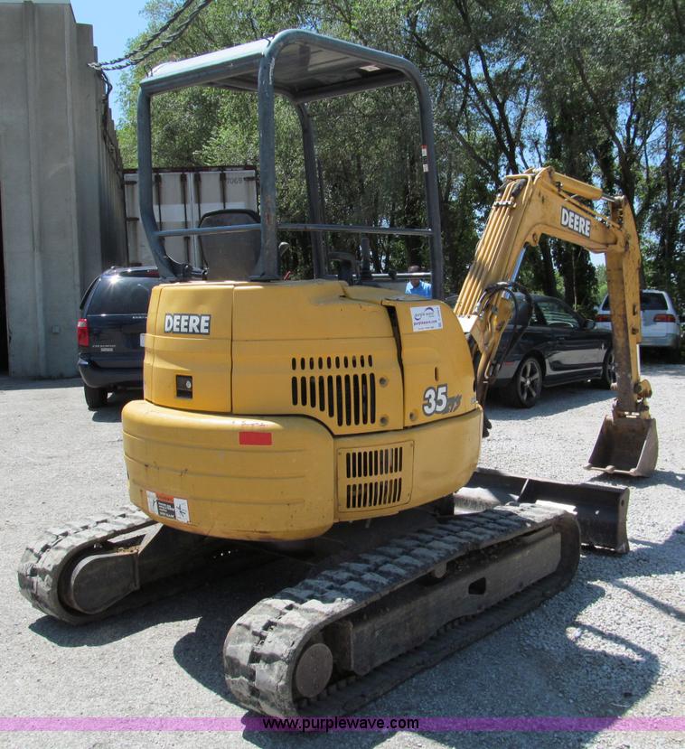 image for item C2424 2001 John Deere 35ZTS compact excavator