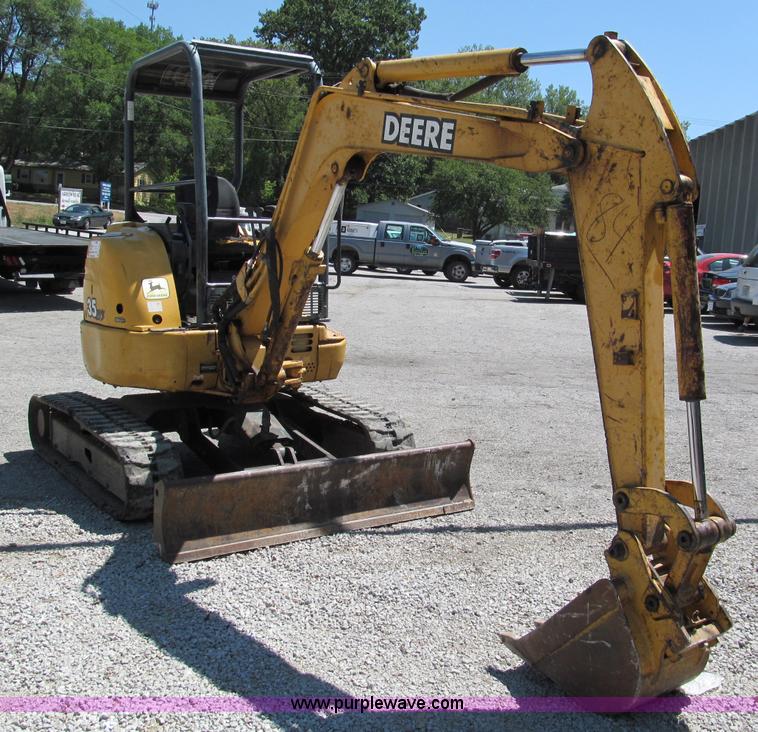 image for item C2424 2001 John Deere 35ZTS compact excavator