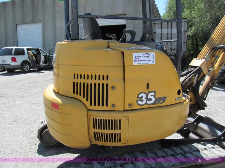 image for item C2424 2001 John Deere 35ZTS compact excavator