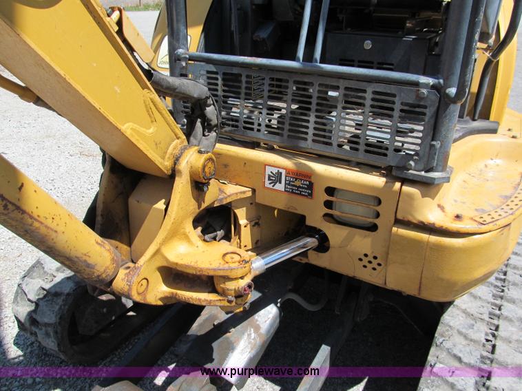 image for item C2424 2001 John Deere 35ZTS compact excavator