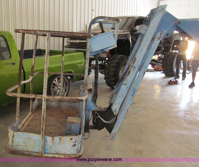 image for item C2437 1997 Genie Z-34/22 electric boom lift