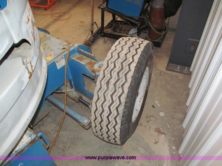 image for item C2437 1997 Genie Z-34/22 electric boom lift