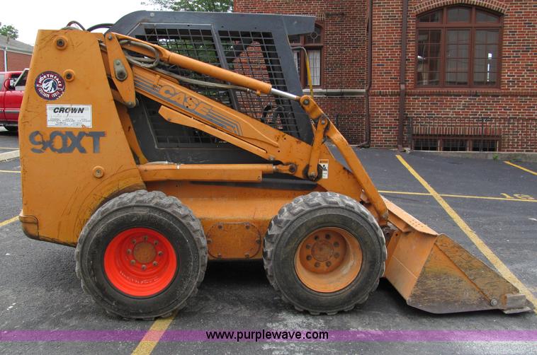 image for item C2497 2000 Case 90XT skid steer