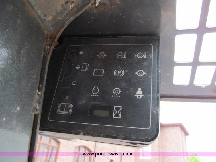 image for item C2497 2000 Case 90XT skid steer