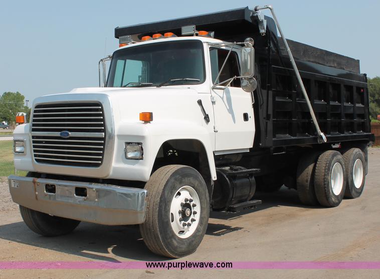 image for item C2601 1997 Ford LT8000F dump truck