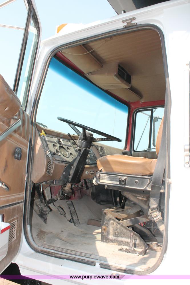 image for item C2601 1997 Ford LT8000F dump truck