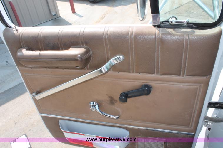 image for item C2601 1997 Ford LT8000F dump truck